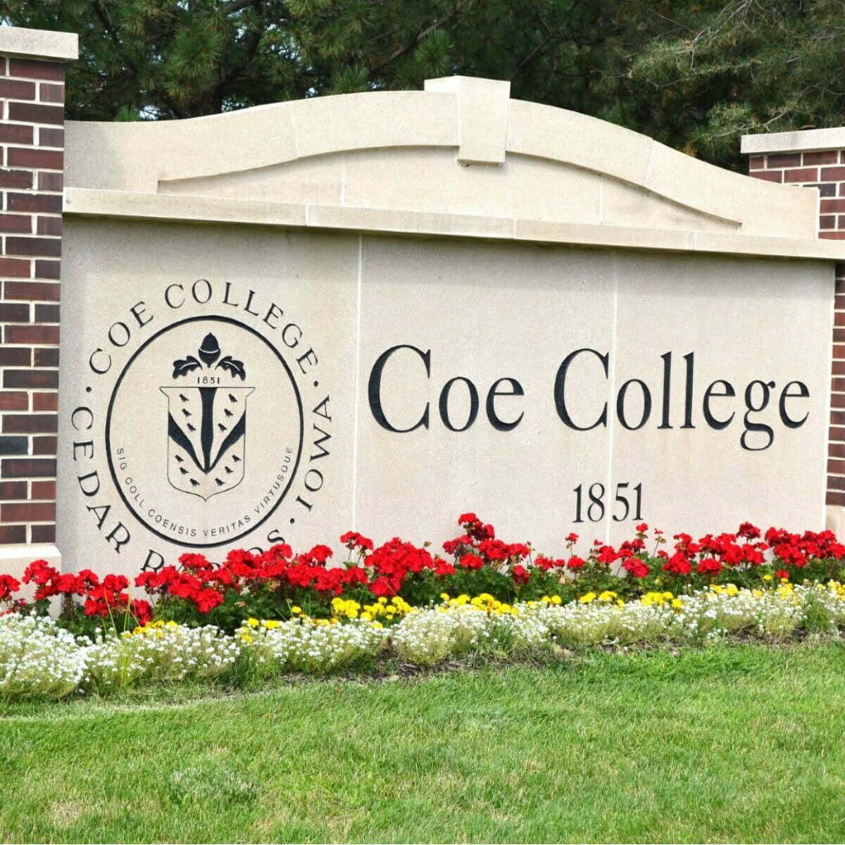 Global Leadership Scholarship 2023 at Coe College in USA