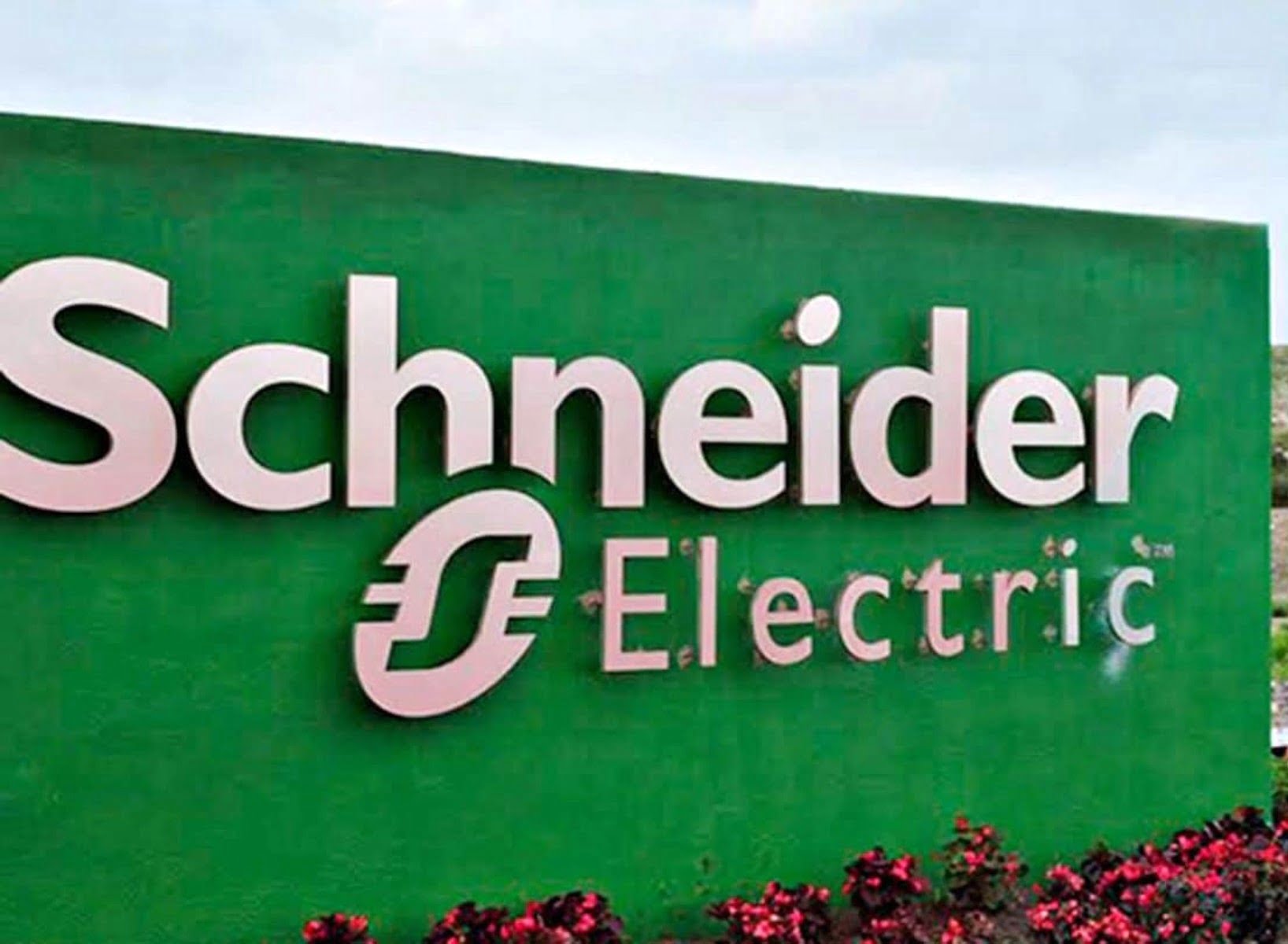 Schneider Electric Internships 2023 for Students and Graduate Professionals