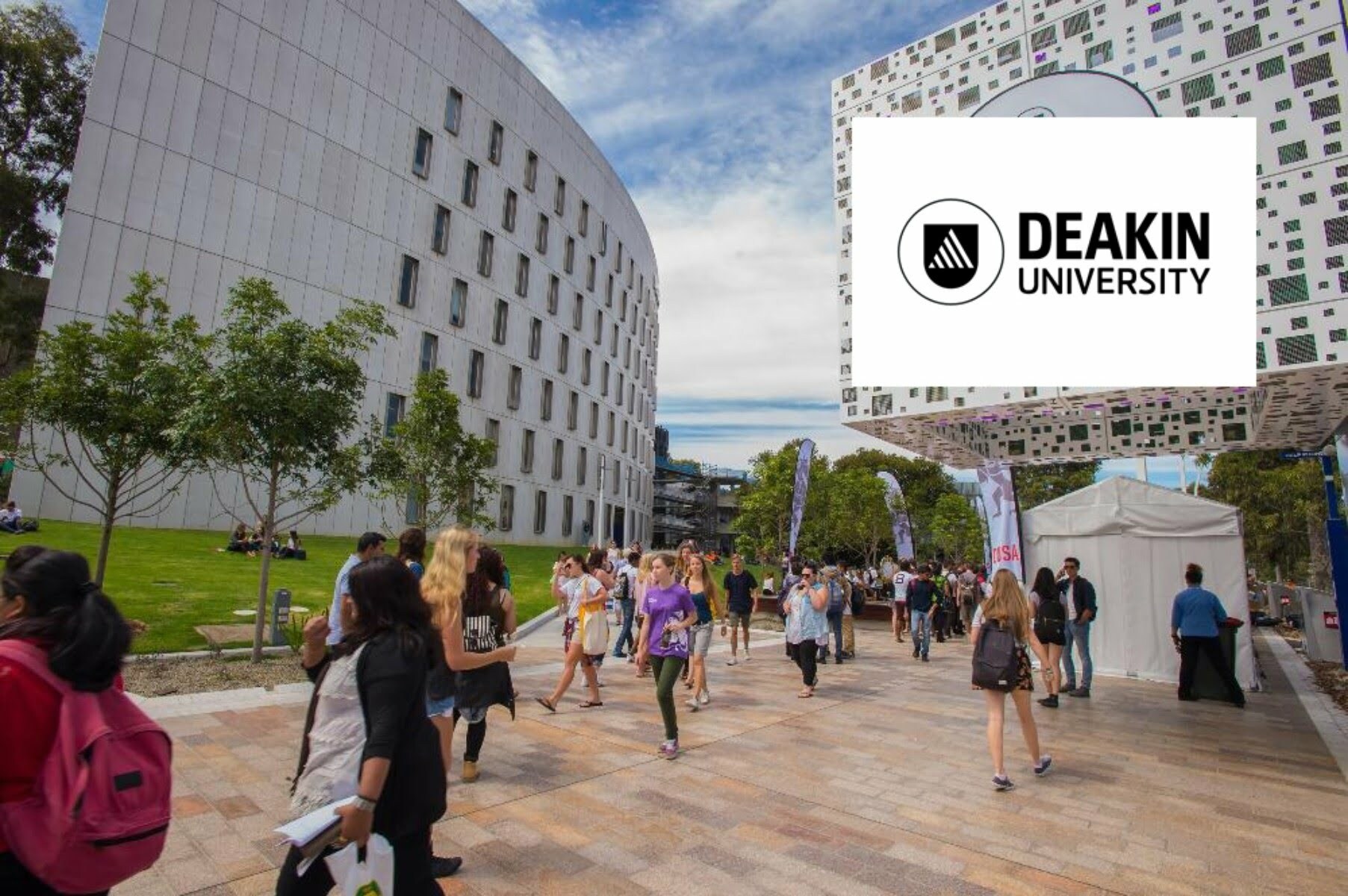 Deakin STEM Scholarship 2024 at Deakin University in Australia