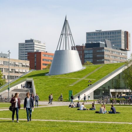 Justus & Louise van Effen Excellence Scholarships 2027